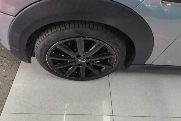 Used MINI 2016 1.5T COOPER Avant-Garde Left Front Wheel Hub