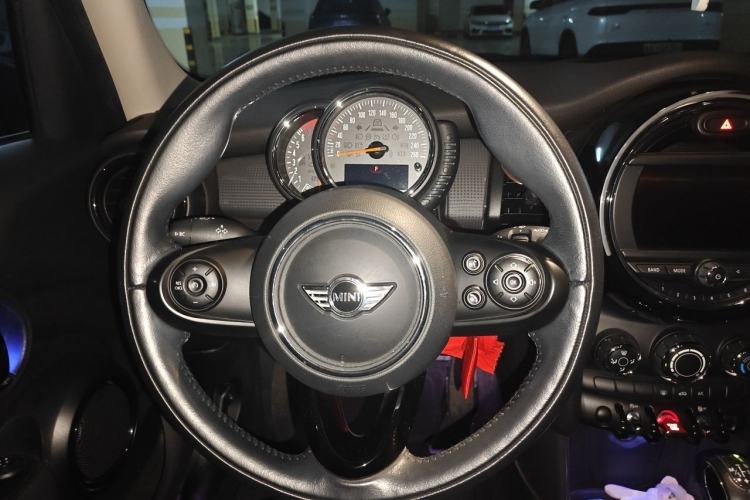 Used MINI 2016 1.5T COOPER Five-Door Edition Steering Wheel