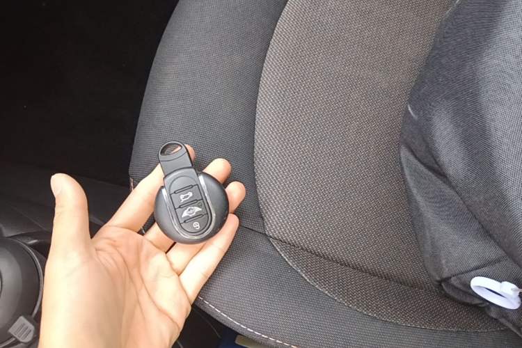 Used MINI 2016 1.2T ONE Pioneer Edition Vehicle Key