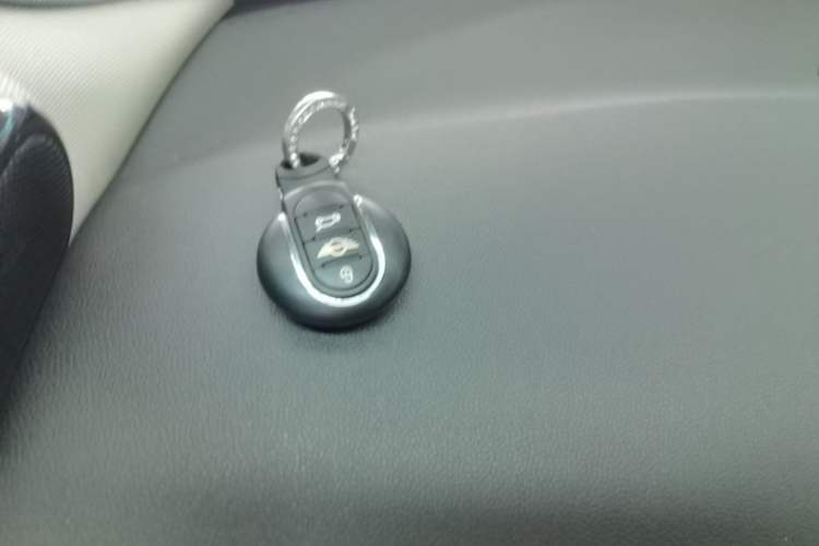 Used MINI 2016 1.5T COOPER Avant-Garde Vehicle Key