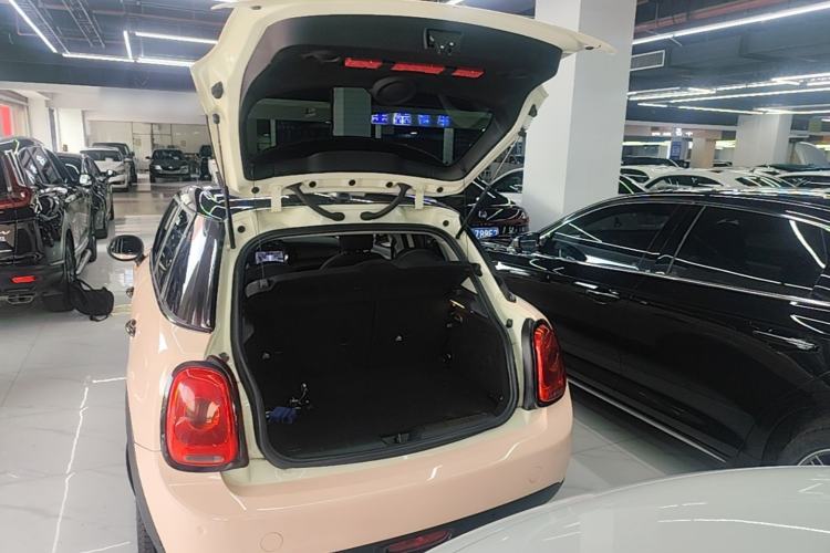 Used MINI 2016 1.2T ONE Pioneer Edition Five-Door Version Trunk