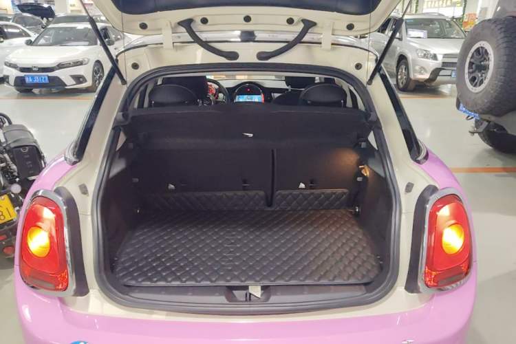 Used MINI 2016 1.2T ONE Pioneer Edition Five-Door Version Trunk