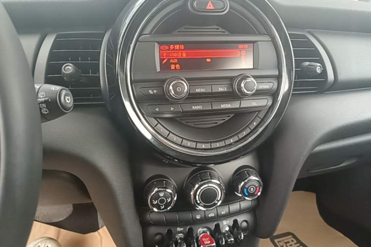 Used MINI 2016 1.2T ONE Five-Door Edition Audio And AC Panel
