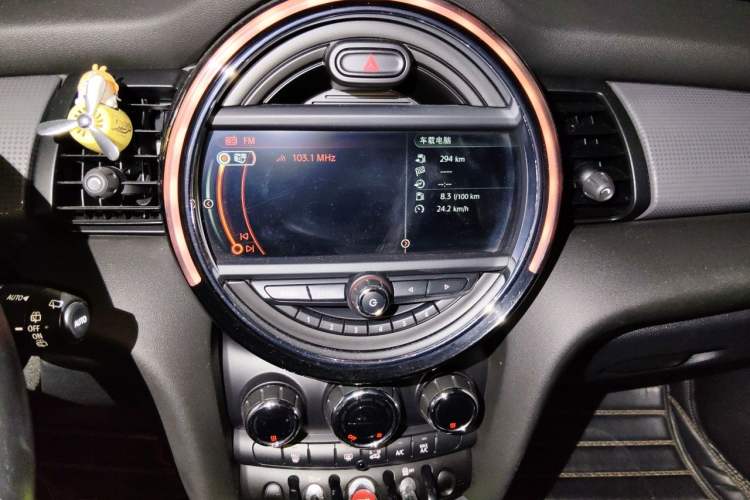 Used MINI 2016 1.5T COOPER Avant-Garde Audio And AC Panel