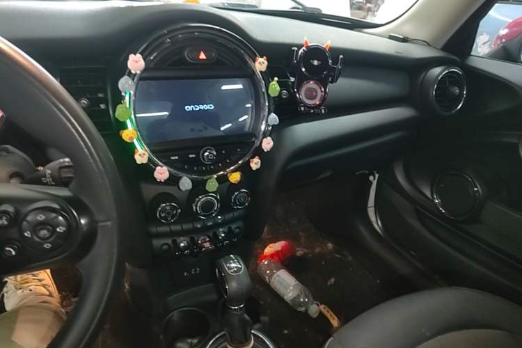 Used MINI 2016 1.2T ONE Pioneer Edition Audio And AC Panel