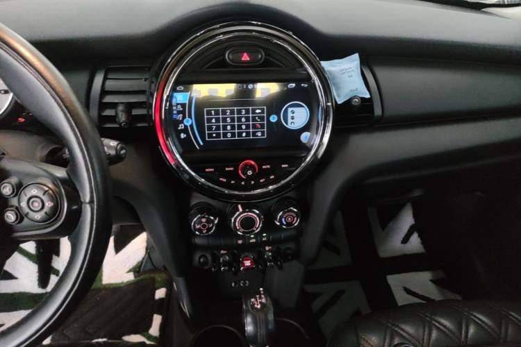 Used MINI 2016 1.2T ONE Pioneer Edition Audio And AC Panel