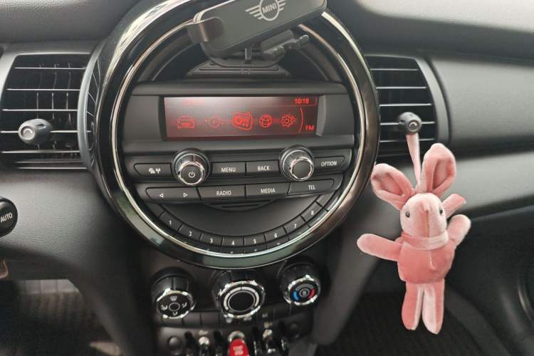 Used MINI 2016 1.2T ONE Pioneer Edition Audio And AC Panel