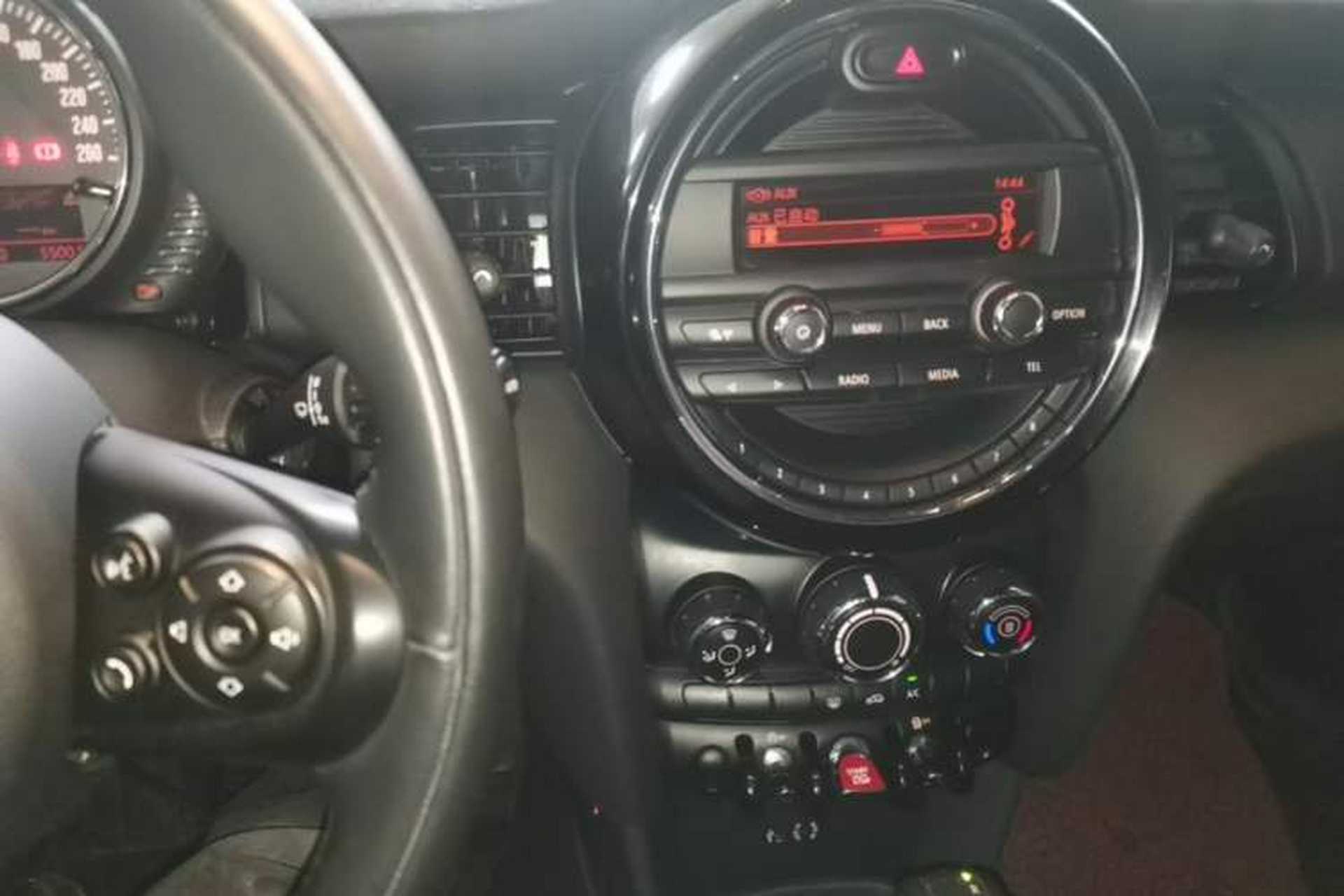 Used MINI 2016 1.2T ONE Pioneer Edition Five-Door Version Audio And AC Panel