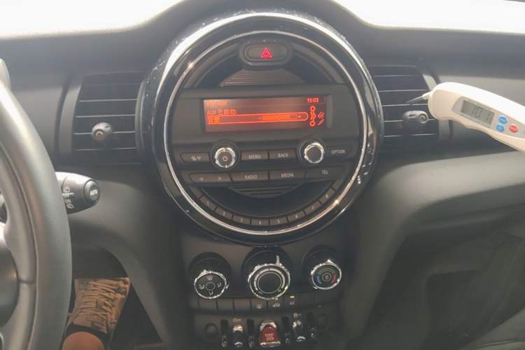 Used MINI 2016 1.2T ONE Pioneer Edition Five-Door Version Audio And AC Panel