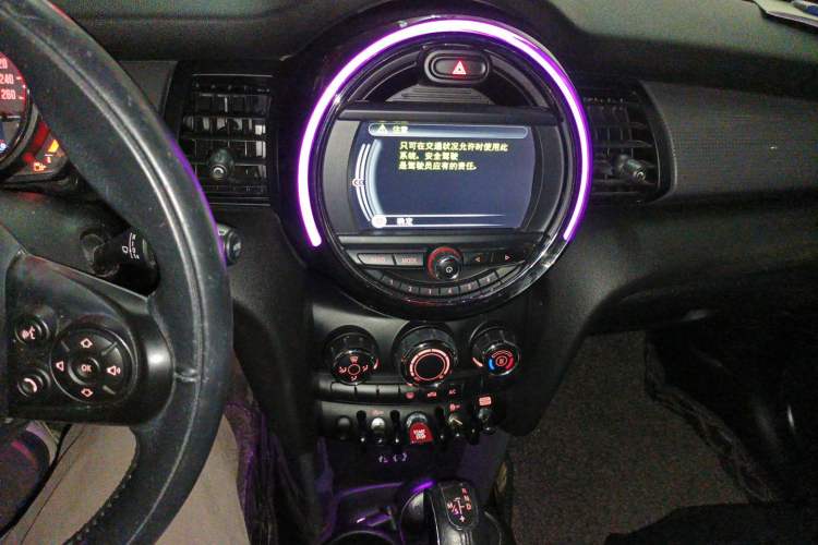 Used MINI 2016 1.5T COOPER Five-Door Edition Audio And AC Panel