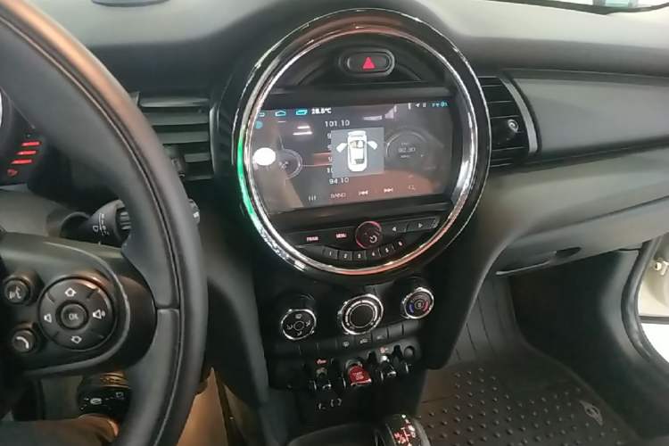 Used MINI 2016 1.2T ONE Pioneer Edition Audio And AC Panel