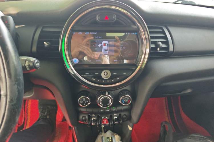 Used MINI 2016 1.2T ONE Pioneer Edition Audio And AC Panel