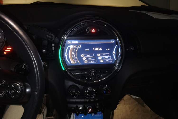 Used MINI 2016 1.2T ONE Pioneer Edition Five-Door Version Audio And AC Panel