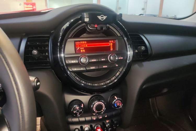 Used MINI 2016 1.2T ONE Pioneer Edition Audio And AC Panel
