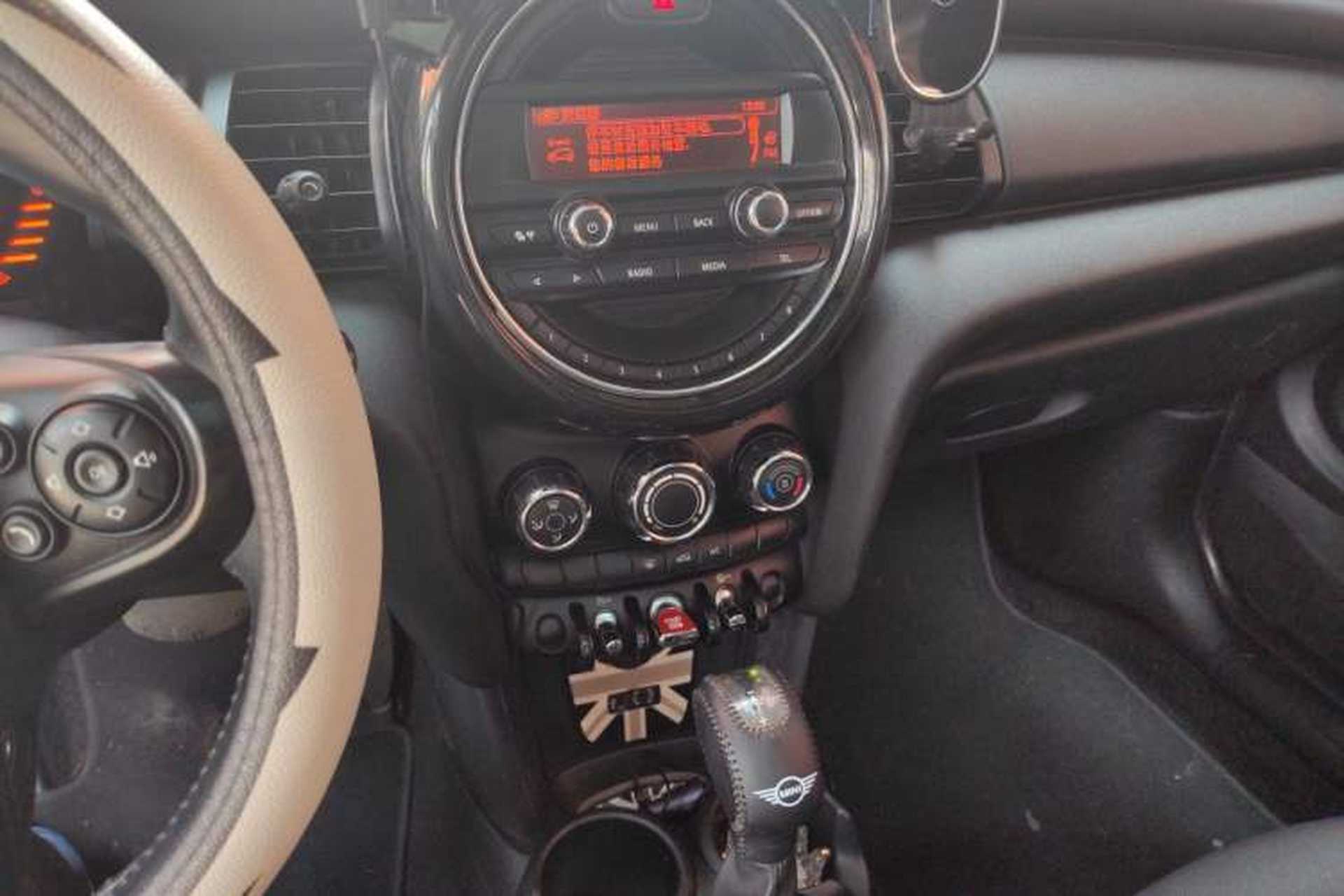 Used MINI 2016 1.2T ONE Pioneer Edition Audio And AC Panel