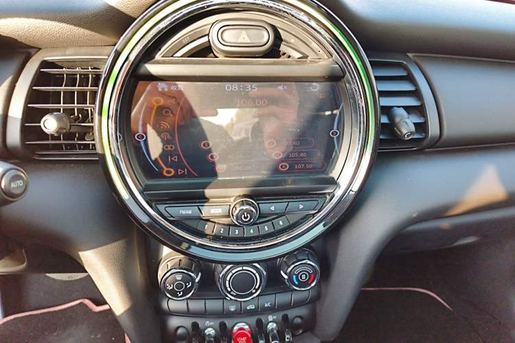 Used MINI 2016 1.2T ONE Pioneer Edition Audio And AC Panel