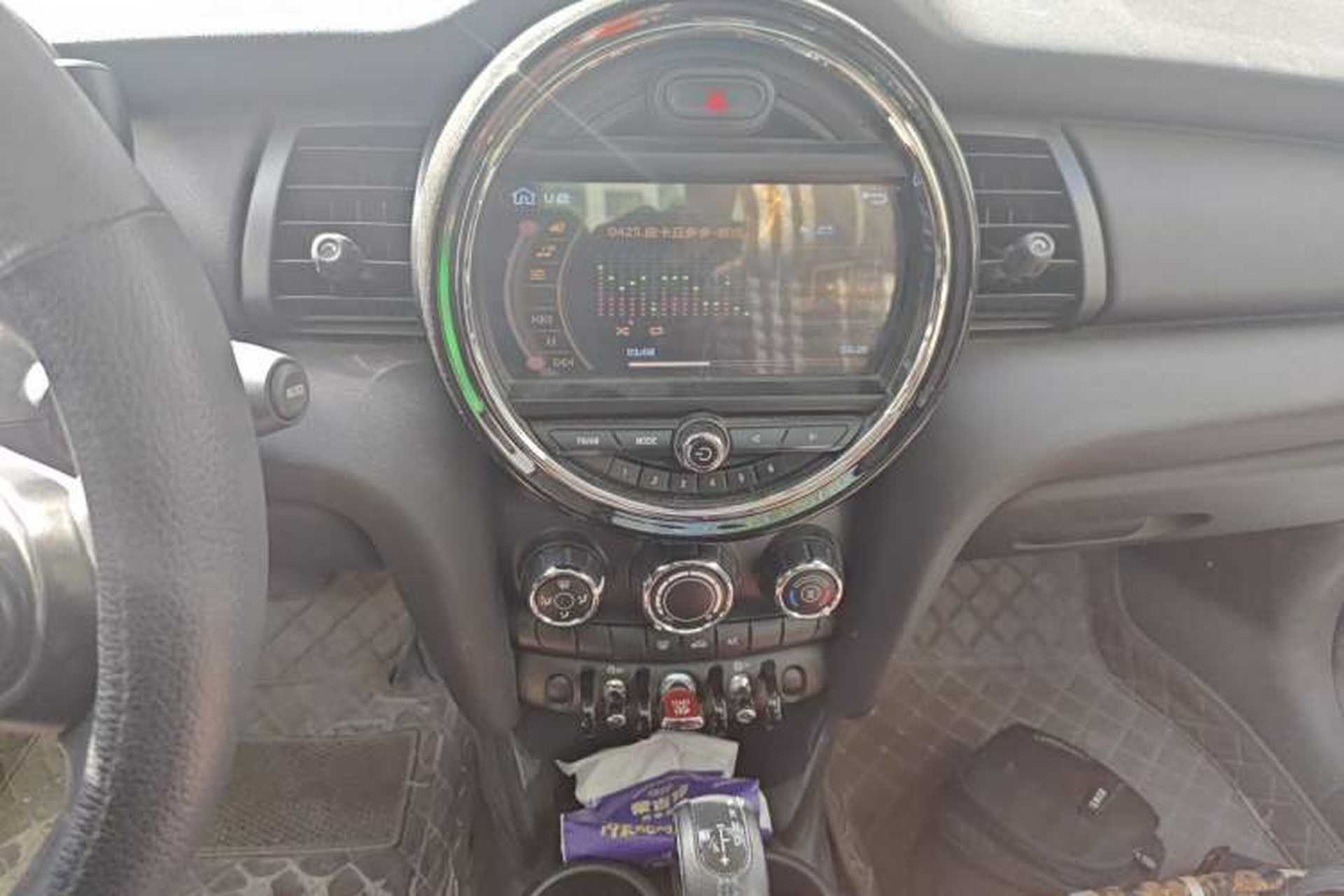 Used MINI 2016 1.2T ONE Pioneer Edition Five-Door Version Audio And AC Panel