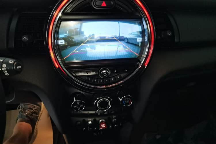 Used MINI 2016 1.2T ONE Pioneer Edition Audio And AC Panel
