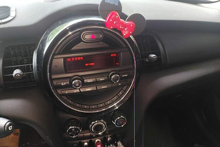 Used MINI 2016 1.2T ONE Five-Door Edition Audio And AC Panel