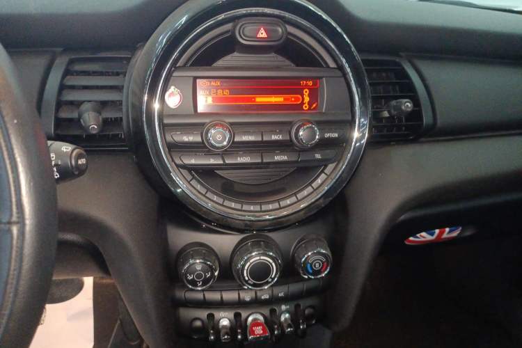 Used MINI 2016 1.2T ONE Pioneer Edition Audio And AC Panel