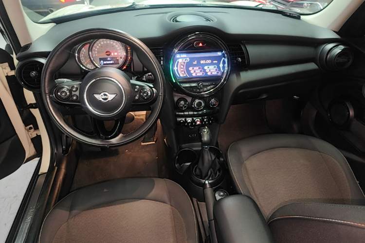 Used MINI 2016 1.2T ONE Five-Door Edition Audio And AC Panel
