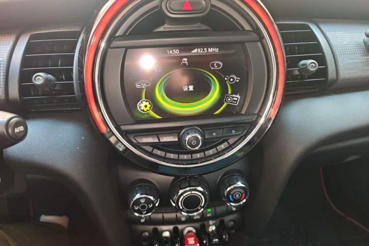 Used MINI 2016 1.5T COOPER Five-Door Edition Audio And AC Panel