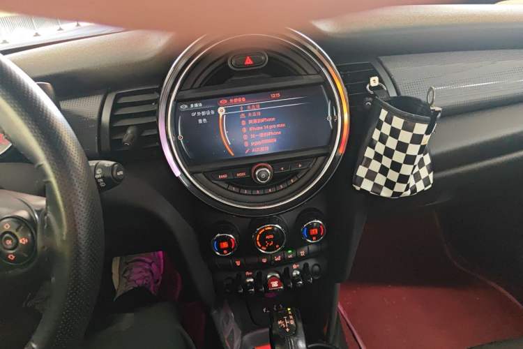 Used MINI 2016 1.5T COOPER Pioneer Edition Five-Door Model Audio And AC Panel