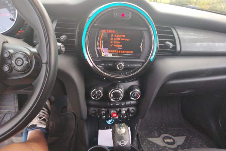 Used MINI 2016 1.5T COOPER Five-Door Edition Audio And AC Panel
