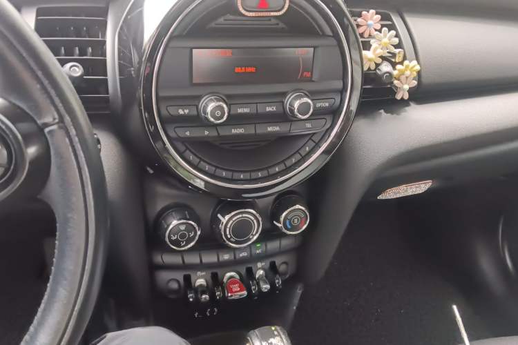 Used MINI 2016 1.2T ONE Audio And AC Panel