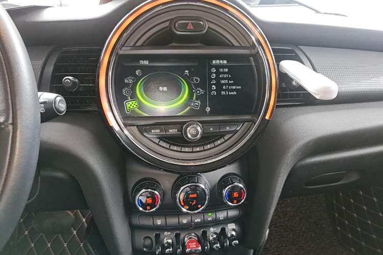Used MINI 2016 1.5T COOPER Pioneer Edition Five-Door Model Audio And AC Panel