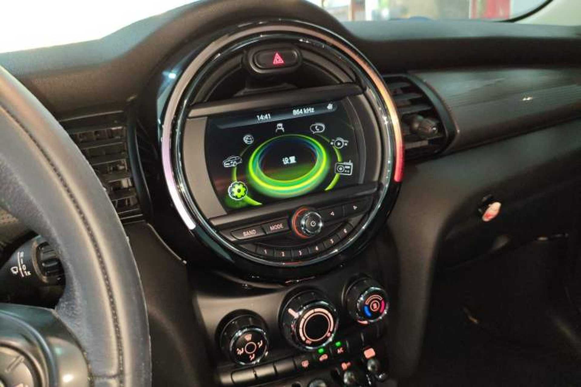 Used MINI 2016 1.5T COOPER Five-Door Edition Audio And AC Panel