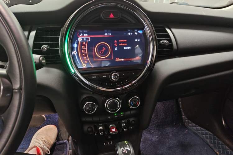 Used MINI 2016 1.2T ONE Pioneer Edition Audio And AC Panel