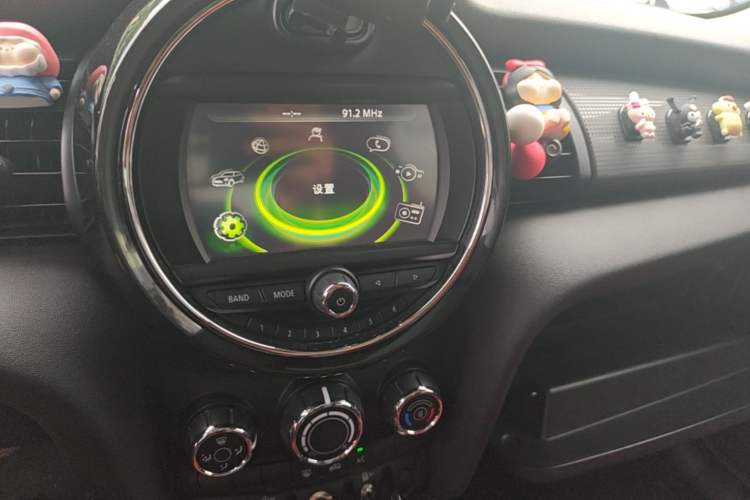 Used MINI 2016 1.5T COOPER Five-Door Edition Audio And AC Panel