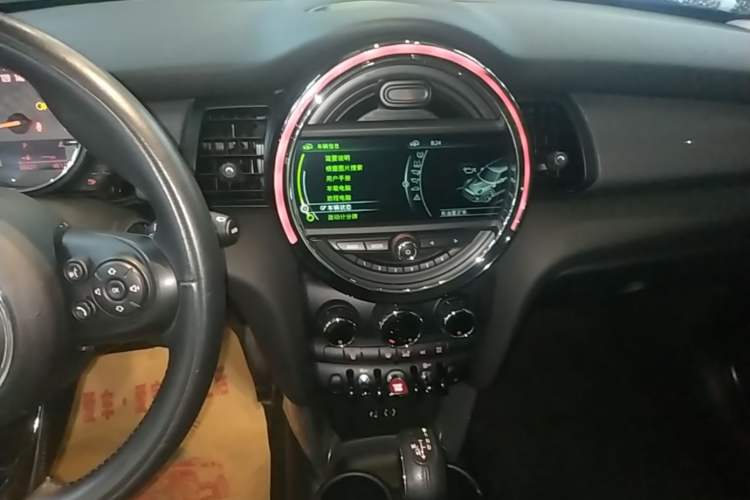 Used MINI 2016 1.5T COOPER Avant-Garde Audio And AC Panel