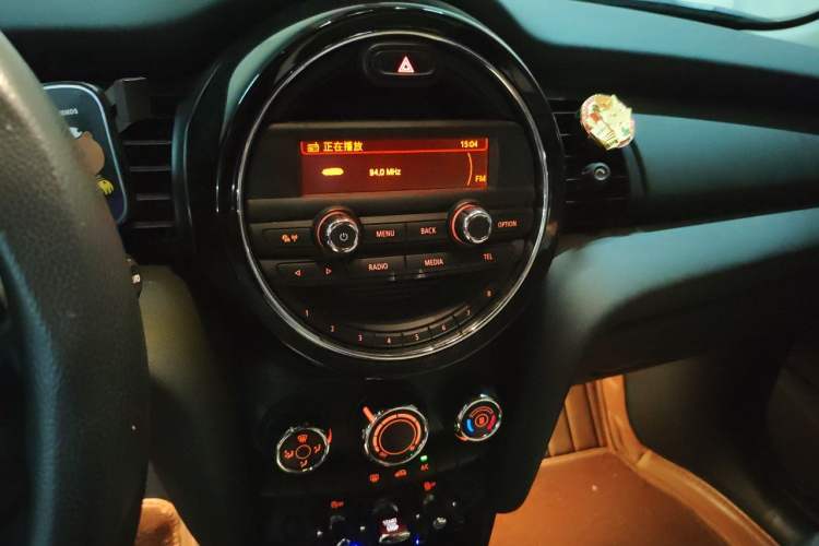 Used MINI 2016 1.2T ONE Pioneer Edition Audio And AC Panel