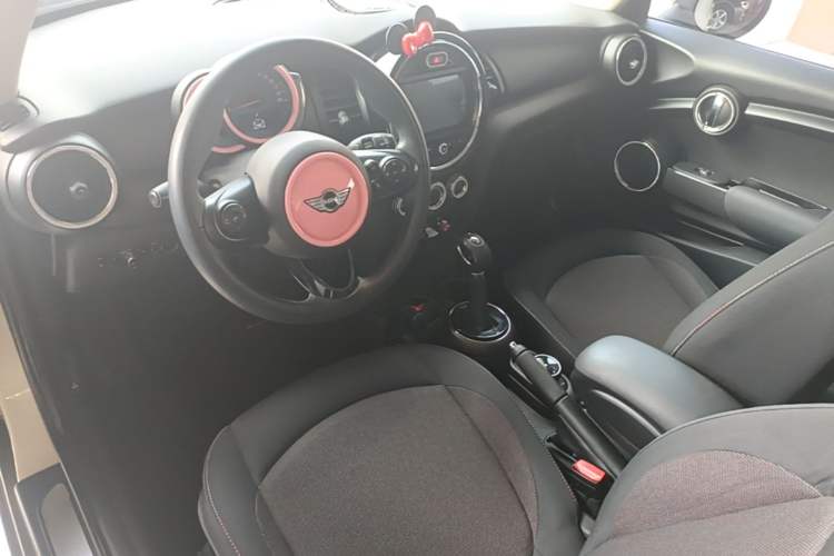 Used MINI 2016 1.2T ONE Pioneer Edition Center Console