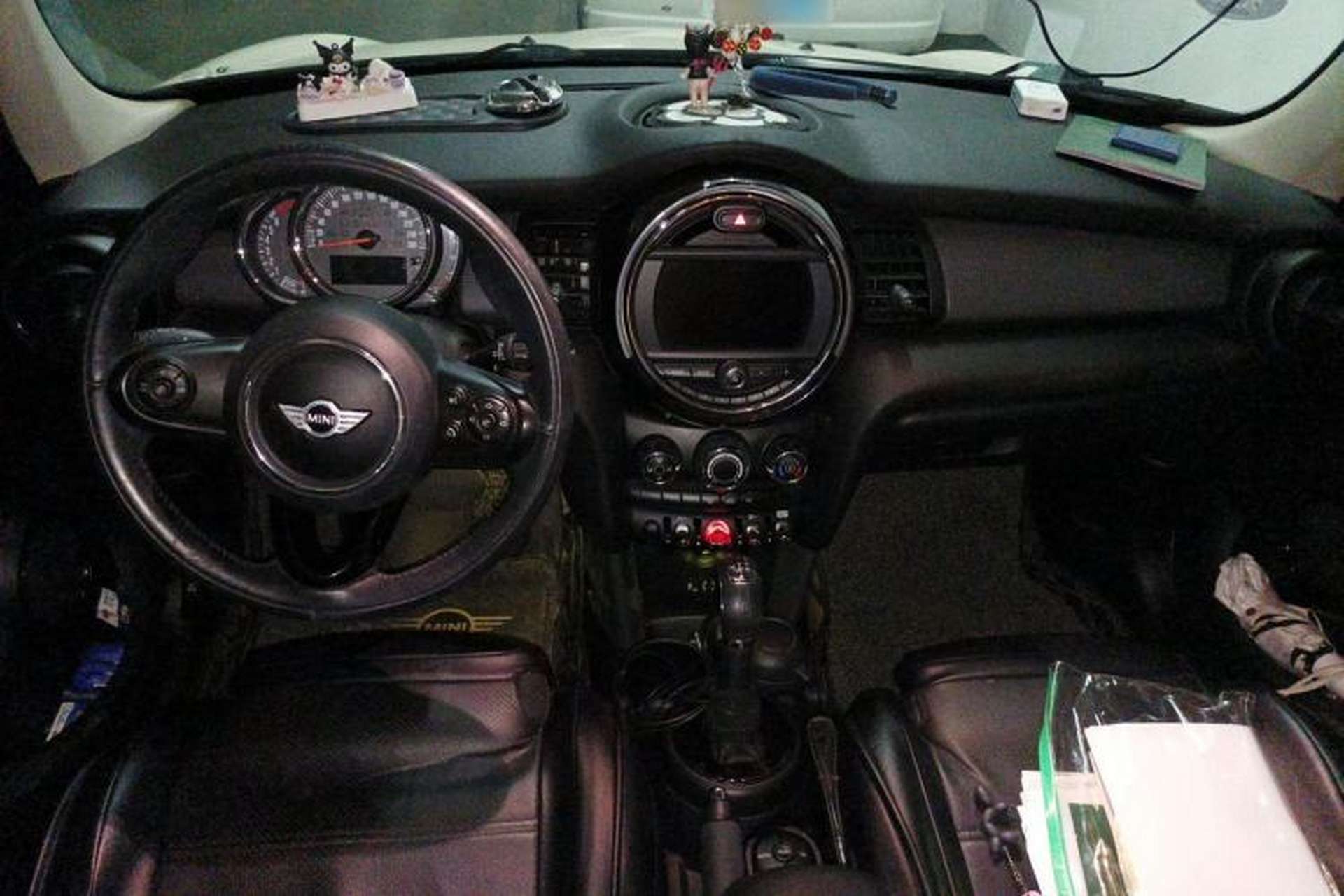 Used MINI 2016 1.5T COOPER Five-Door Edition Center Console