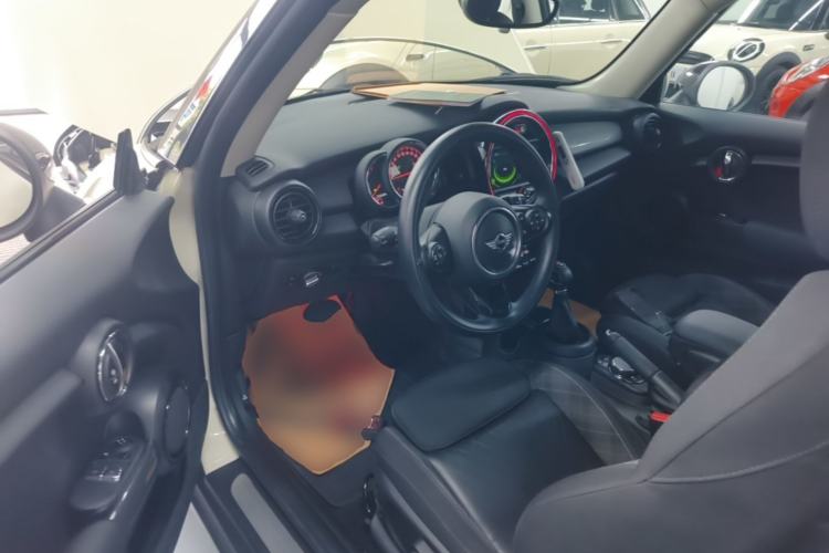 Used MINI 2016 1.5T COOPER Avant-Garde Center Console