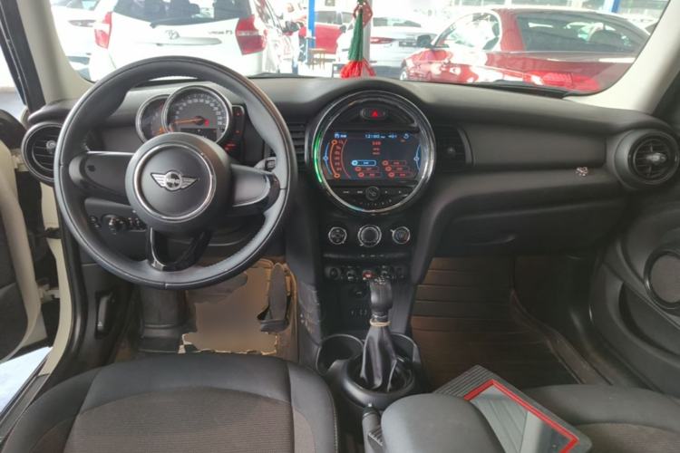 Used MINI 2016 1.2T ONE Five-Door Edition Center Console