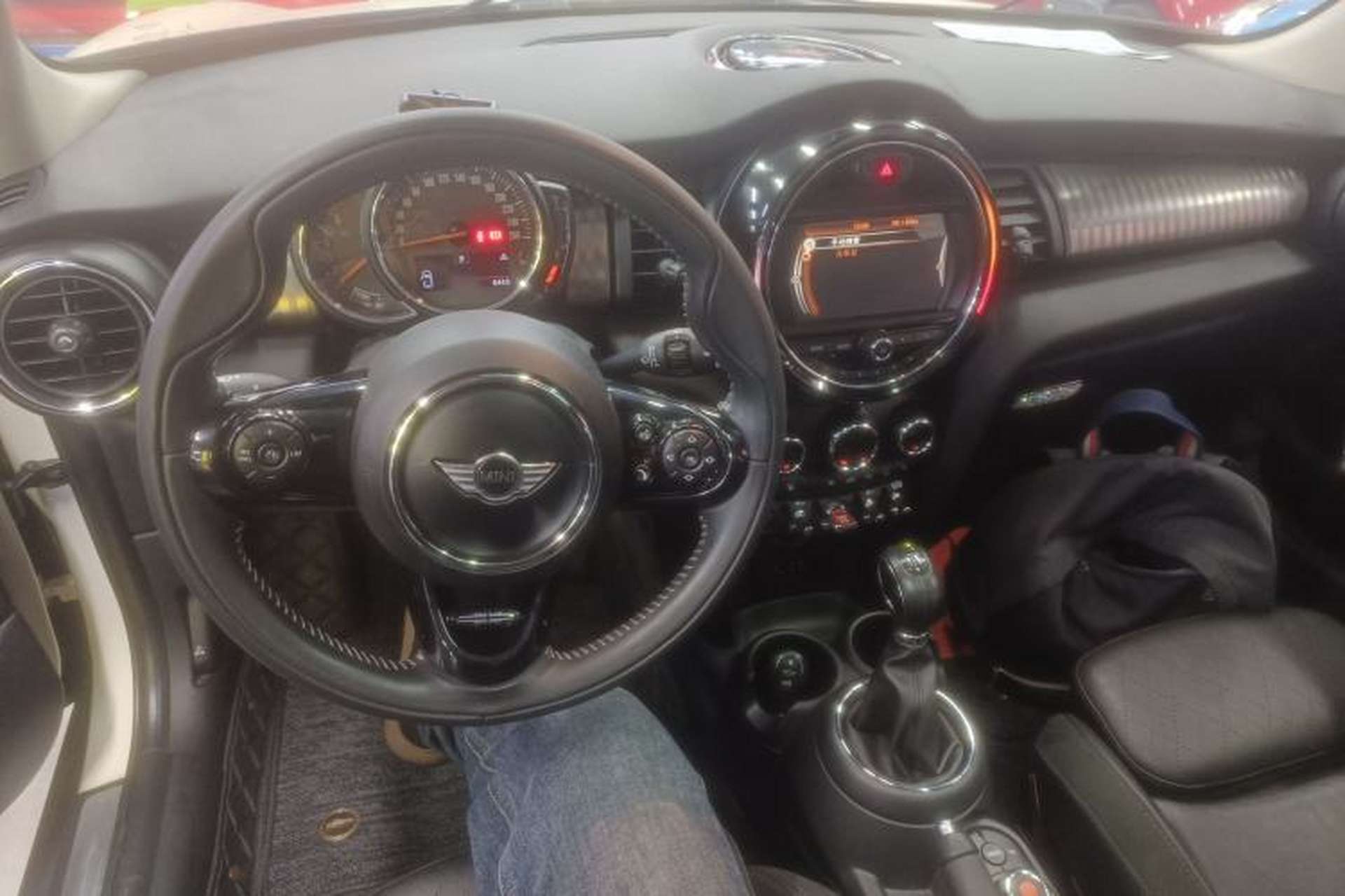 Used MINI 2016 1.5T COOPER Performance Edition 5-door version Center Console