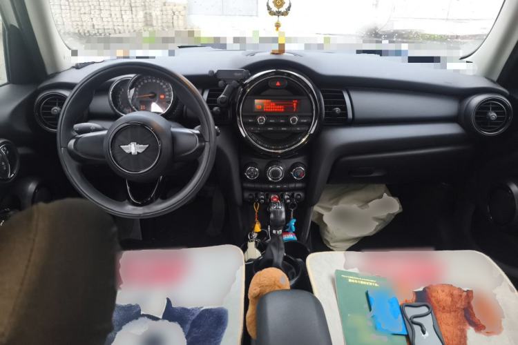Used MINI 2016 1.2T ONE Five-Door Edition Center Console