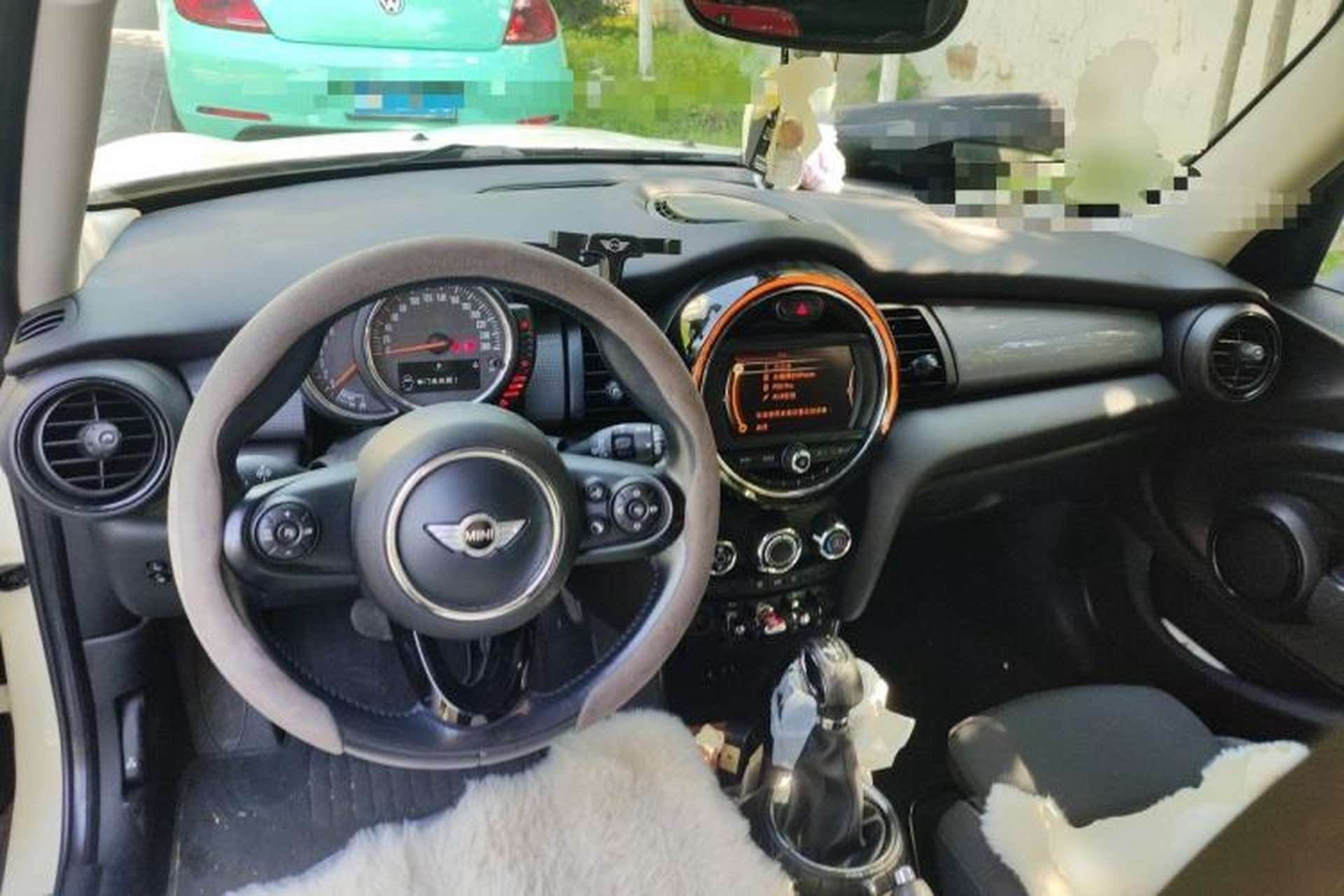 Used MINI 2016 1.5T COOPER Five-Door Edition Center Console