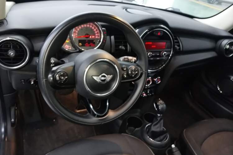 Used MINI 2016 1.2T ONE Pioneer Edition Center Console