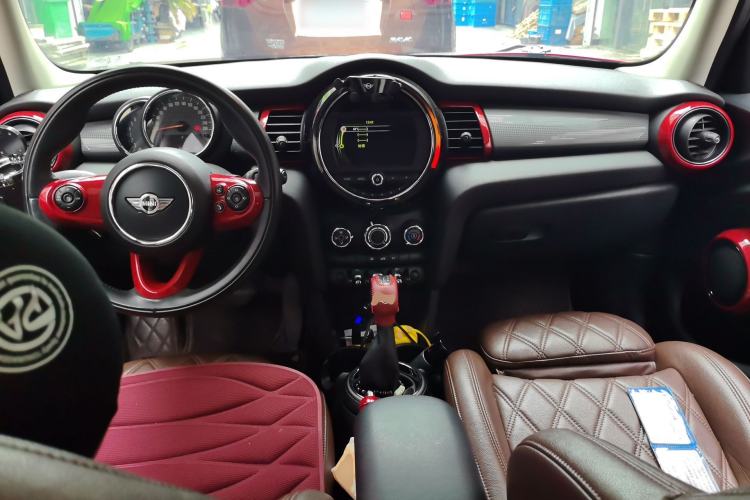 Used MINI 2016 1.5T COOPER Five-Door Edition Center Console