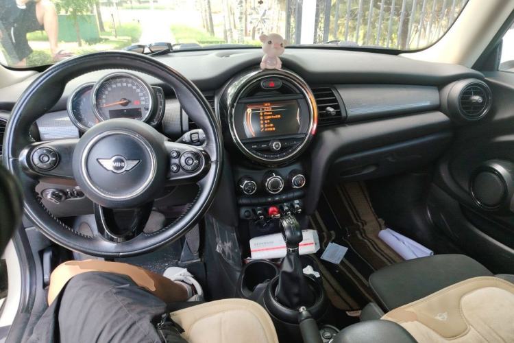 Used MINI 2016 1.5T COOPER Center Console