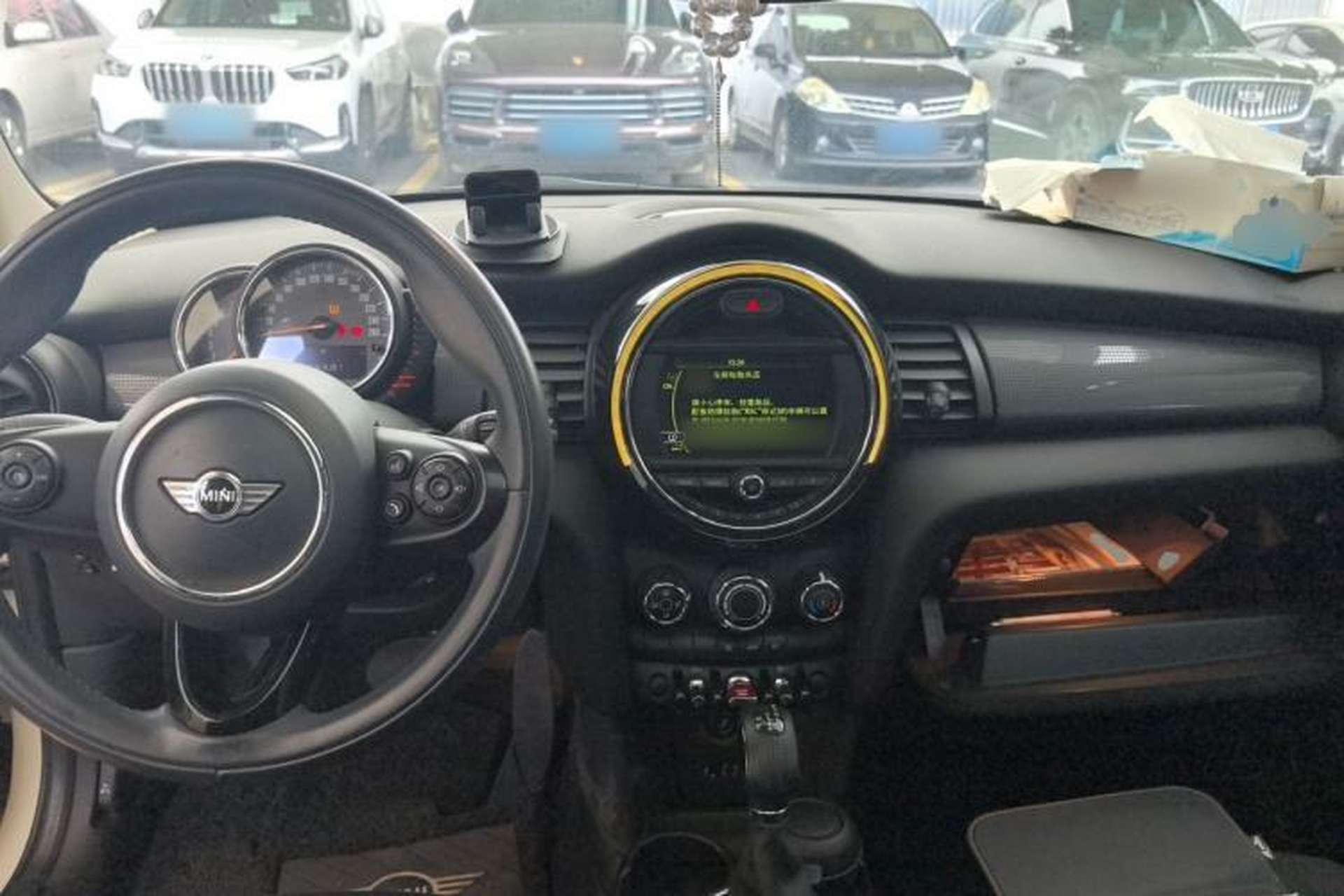 Used MINI 2016 1.5T COOPER Five-Door Edition Center Console