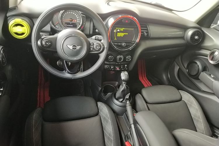 Used MINI 2016 1.5T COOPER Five-Door Edition Center Console