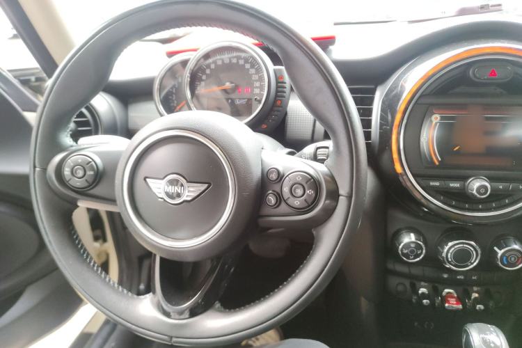 Used MINI 2016 1.5T COOPER Center Console