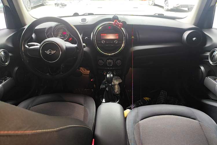 Used MINI 2016 1.2T ONE Five-Door Edition Center Console