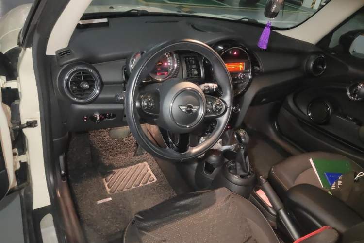 Used MINI 2016 1.2T ONE Pioneer Edition Center Console